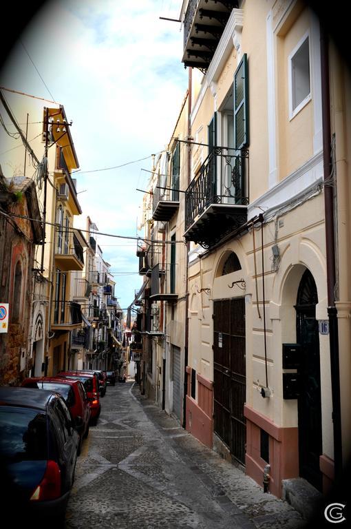 Domus Osterio Magno Apartment Cefalu Bagian luar foto