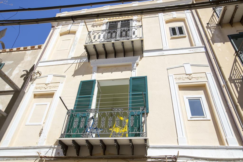 Domus Osterio Magno Apartment Cefalu Bagian luar foto