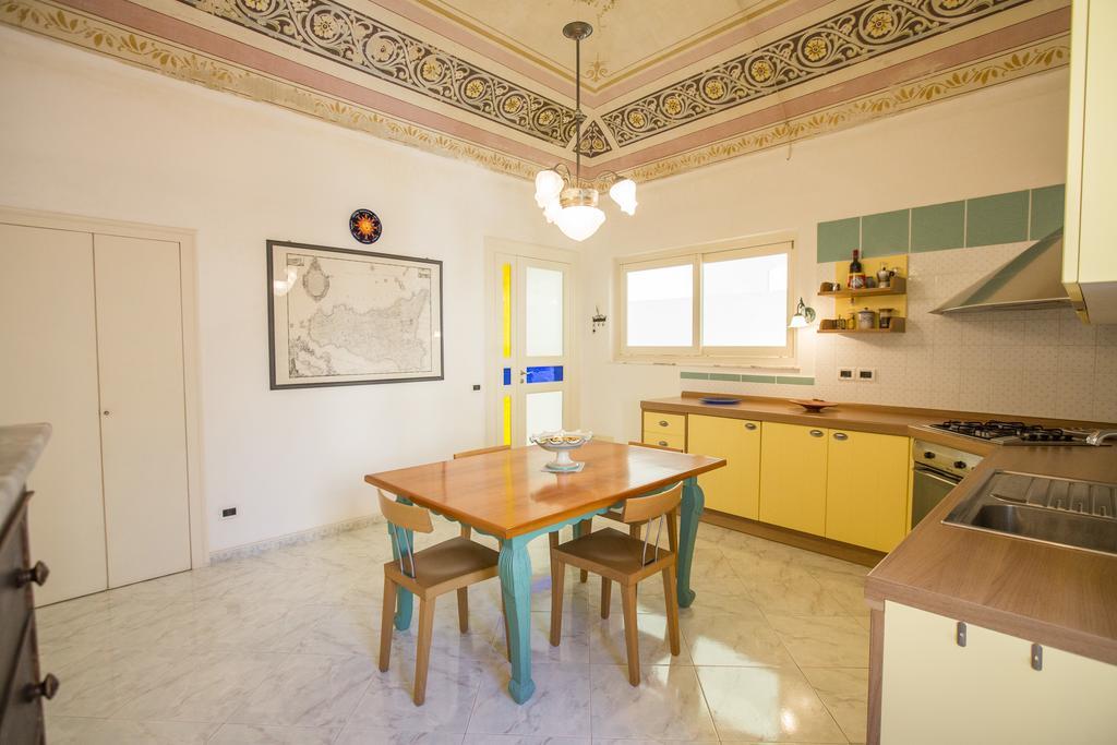 Domus Osterio Magno Apartment Cefalu Bagian luar foto